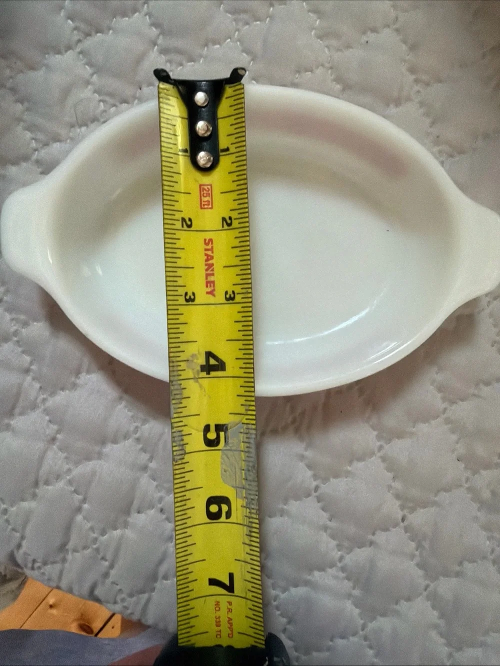 PYREX White Oval Casserole Dish with Red Floral Band 10 oz